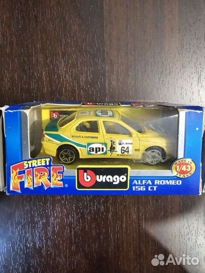 Модель Alfa romeo 156 ct. Volkswagen Beetle 1:43