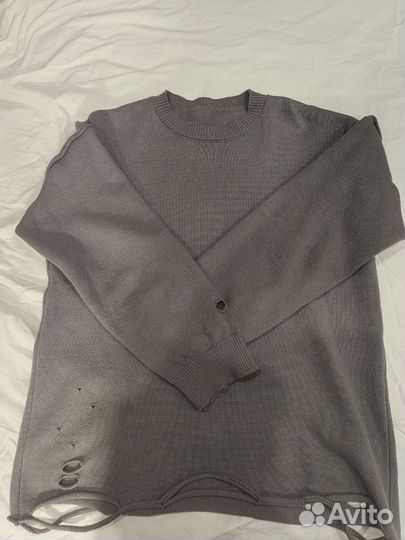 Кофта рваная