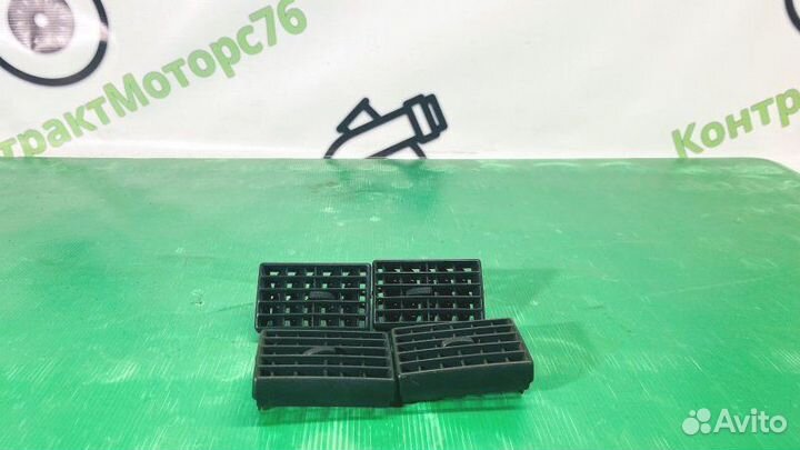 Дефлектор воздушный Audi 80S седан 1 1989