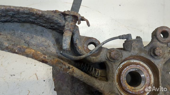 Ступица (кулак, цапфа) правая передняя Land Rover Discovery 3