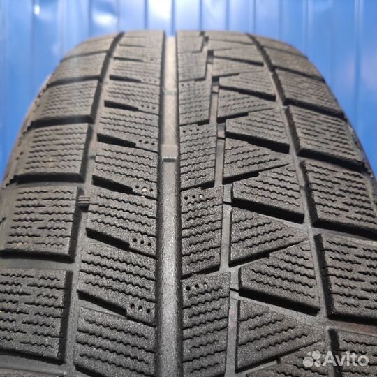 Bridgestone Blizzak Revo GZ 215/60 R17