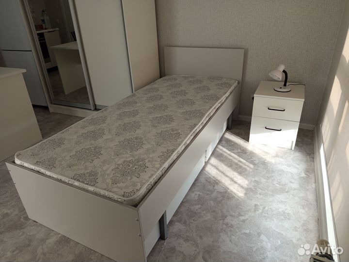 Кровать с матрасом+тумба+лампа