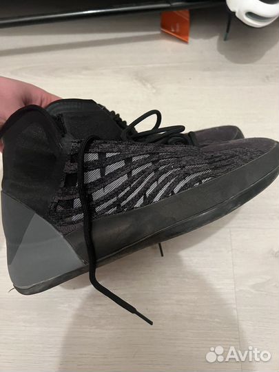 Кроссовки Adidas Yeezy Basketball quantum