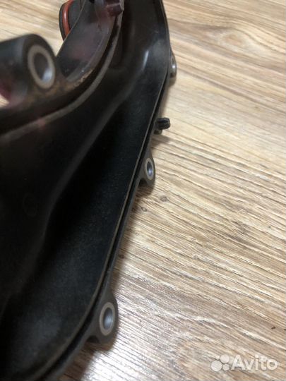 Крышка двигателя в развале VW 059103525F