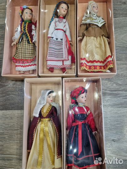 Лот 6 куколок фарфоровых Национальные костюмы