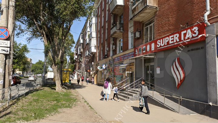 Помещение 79.3 м² с отд.входом. С арендаторами