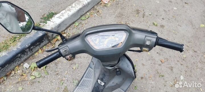 Скутер на ходу