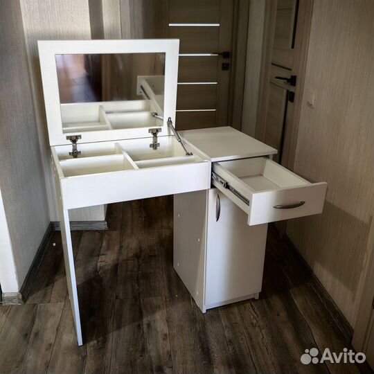 Стол (письменный, маникюрный)