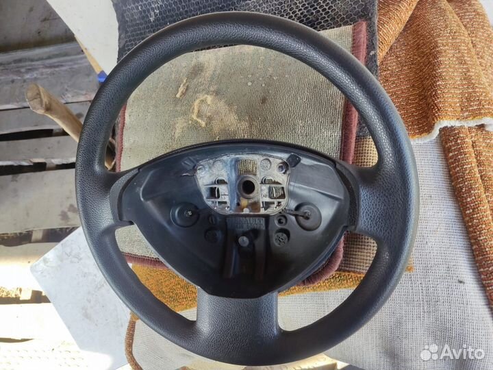 Руль renault duster 2013 не потёртый