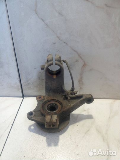 Кулак передний правый Peugeot 206 2000 364775