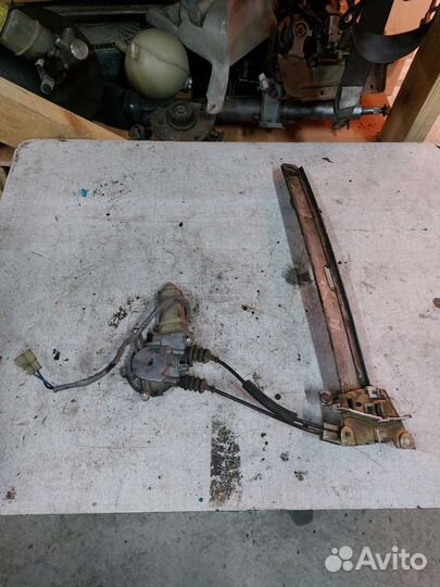 Стеклоподъемник задний правый kia sportage 1