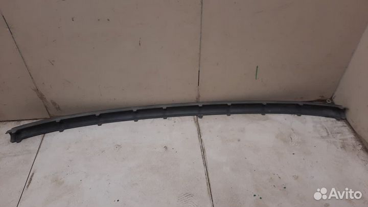 Молдинг заднего бампера центральный Ford Focus