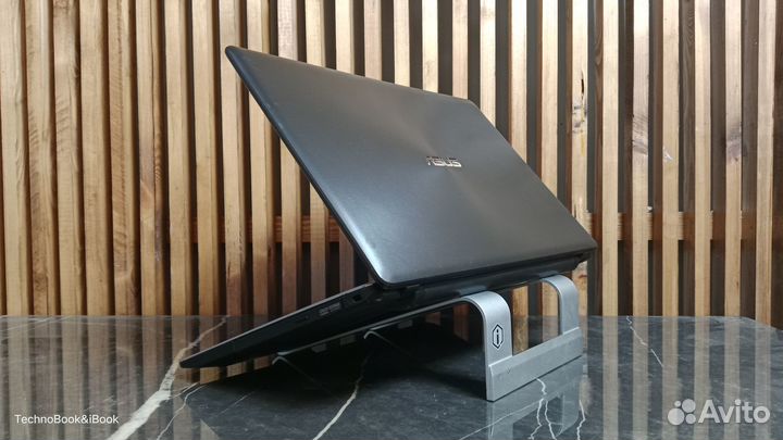 Игровой ноутбук Asus X550C на Core I7