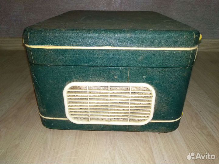 Катушечный магнитофон 