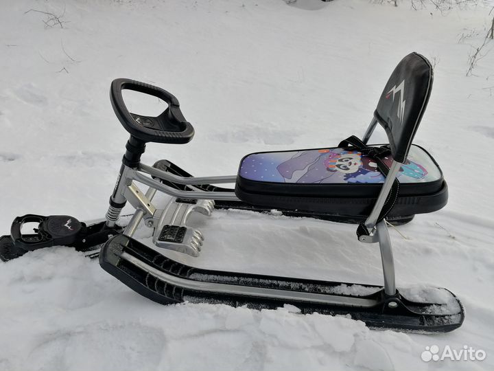 Детский снегокат со спинкой