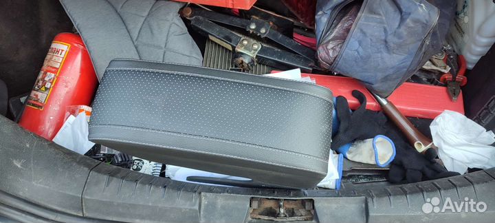 Подлокотник