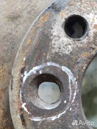 Тормозной диск передний левый Renault Symbol седан