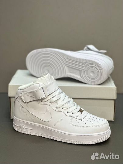 Кроссовки оптом