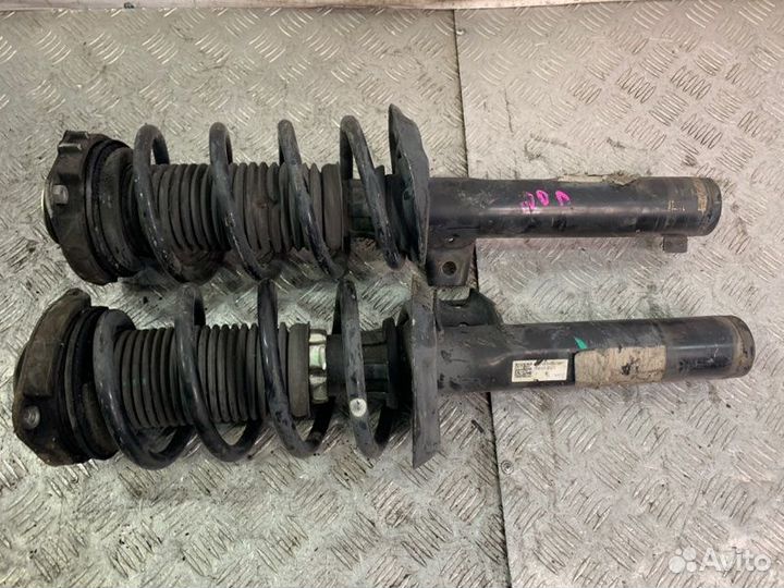 Комплект стоек амортизатора передний Volkswagen