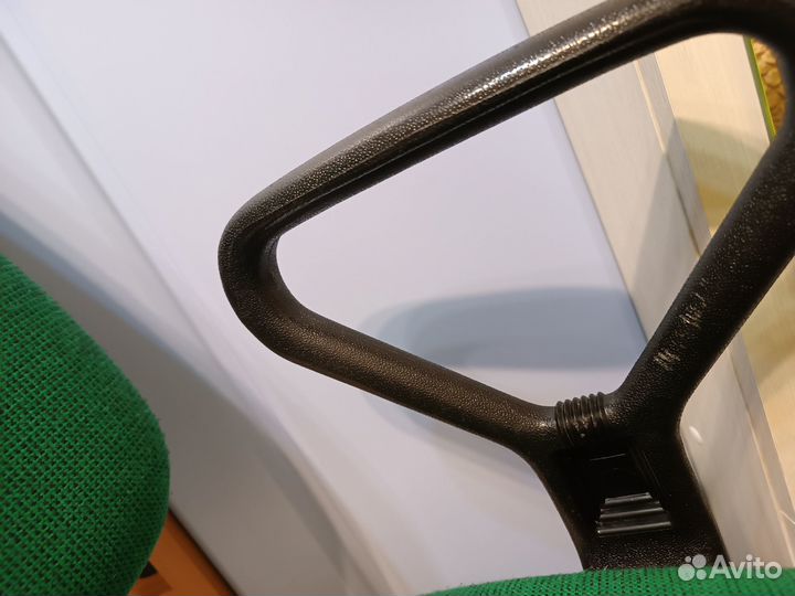 Продам компьютерное кресло б/у