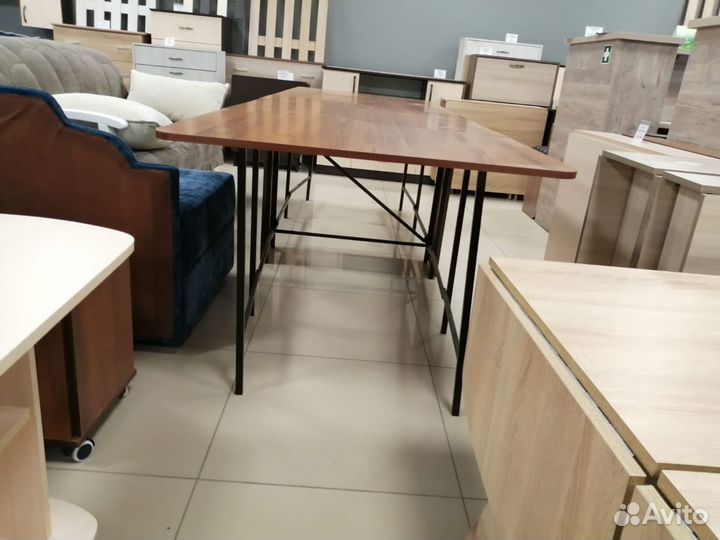 Стол