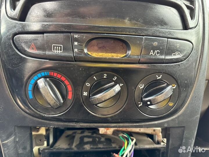 Часы Kia Sportage FE 2000