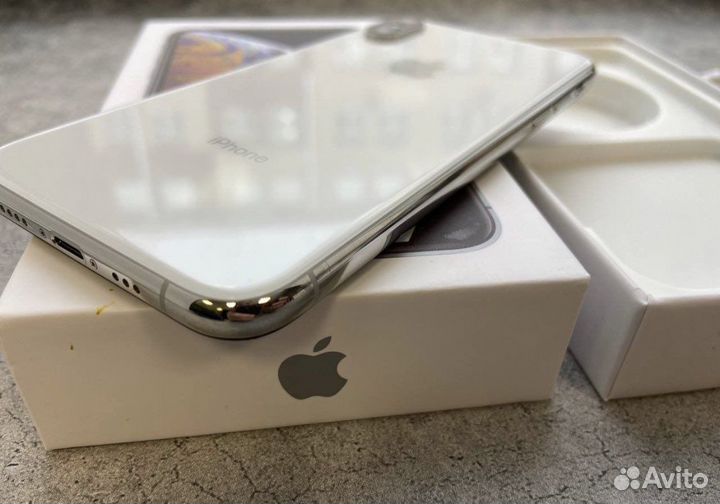 Телефон iPhone xs