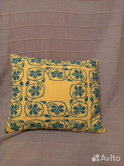Подушки с вышивкой