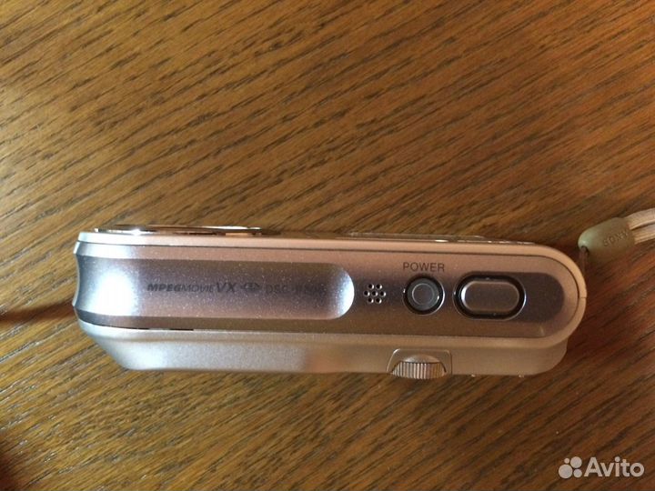 Цифровой фотоаппарат Sony