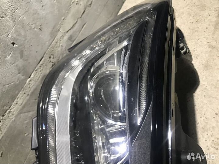 Фара Hyundai Genesis