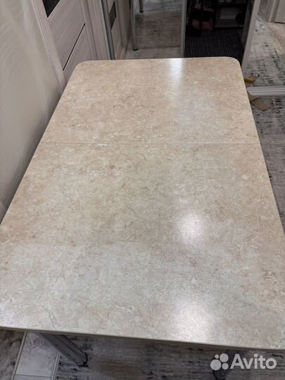 Продам кухонный стол бу