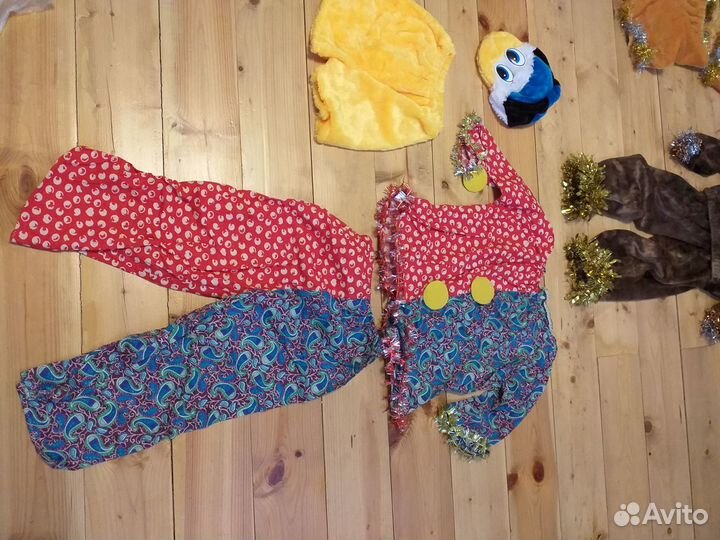 Продаются костюмы карнавальные: ежик, утено