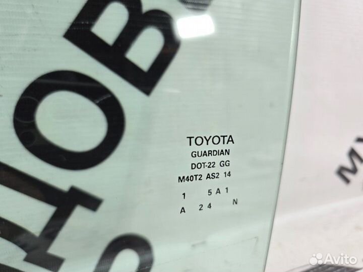 Стекло двери заднее левое Toyota Camry 50