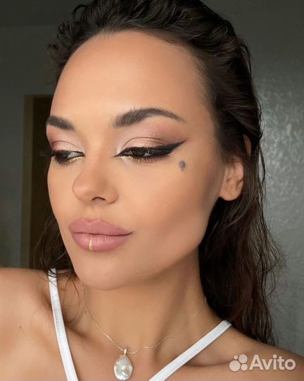 Модель на макияж