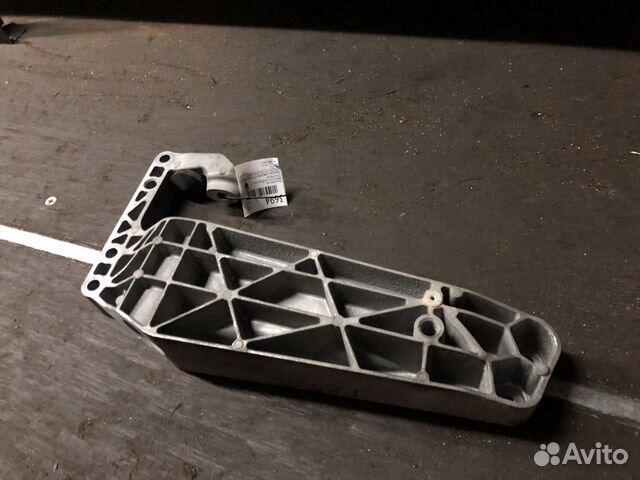 Кронштейн кпп Bmw x3