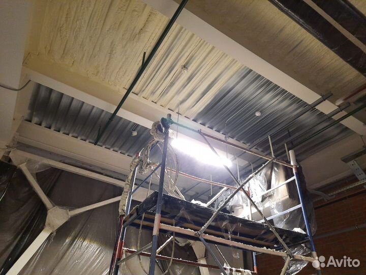 Утепление пенополиуретаном ППУ домов ангаров