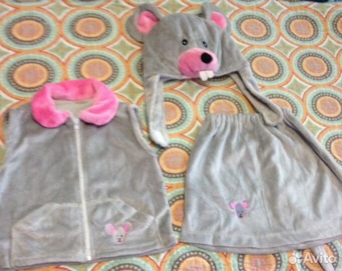 Карнавальные костюмы и парики