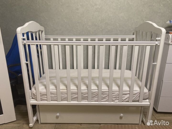 Детская кровать с матрасом