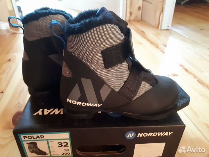 Лыжные ботинки