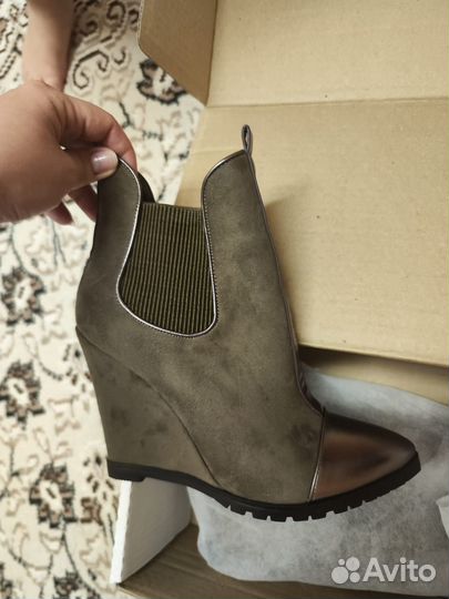 Ботинки женские