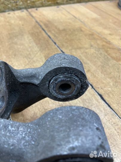 Рычаг подвески передний левый Opel Astra J хетчбэк