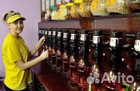 Продавец разливных напитков