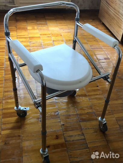 Санитарный стул