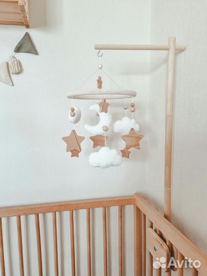 Мобиль на кроватку деревянный