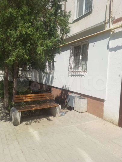 2-к. квартира, 43 м², 1/9 эт.