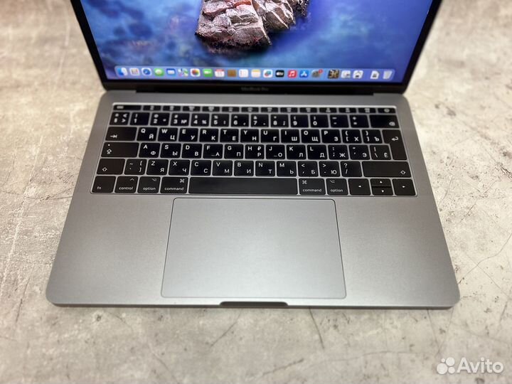 MacBook Pro 13 2017 i5/16/256