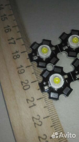 Новый светодиод для фонарика на охлаждающей пласти