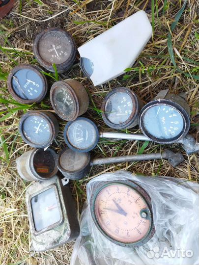Коллекция приборы часы автомобильные и др СССР