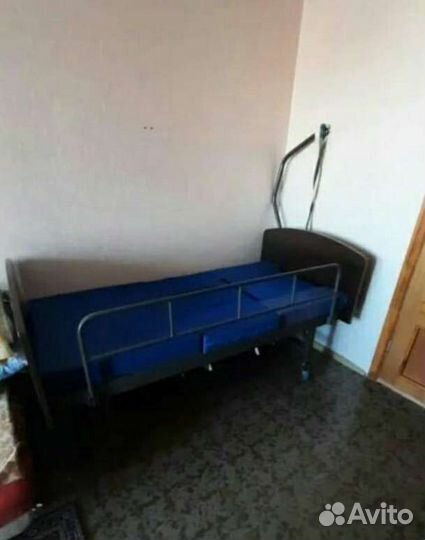 Продам кровать для лежащих с матрасом