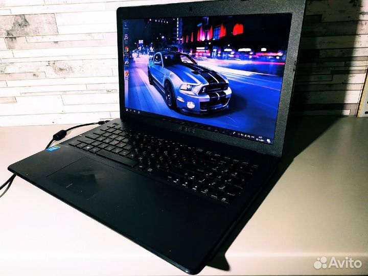 Asus X552M - Celeron 2 Пок \ 4 Озу \ 2 GB Видео